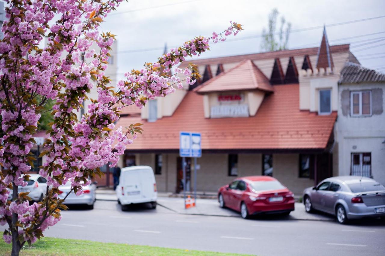 Piligrim 2 Hotell Mykolajiv Exteriör bild